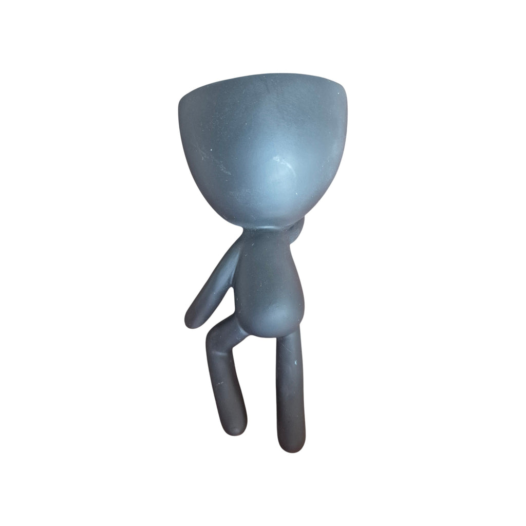 Black wall-mounted Egghead Planter, front view