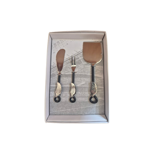 Loren Boyd 3-piece cheese knife set with leaf design handles, perfect for serving cheese on a kitchen cheese board. nz