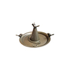 Bronze metal hanging bird bath with decorative design, suitable for garden decoration and attracting birds. nz